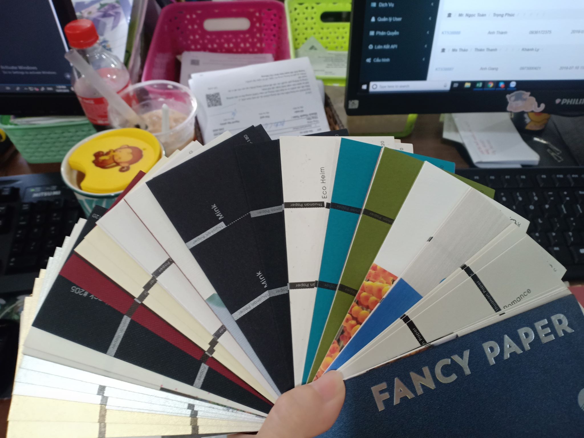 Đến In Kỹ Thuật Số chọn chất liệu giấy in hộp theo yêu cầu